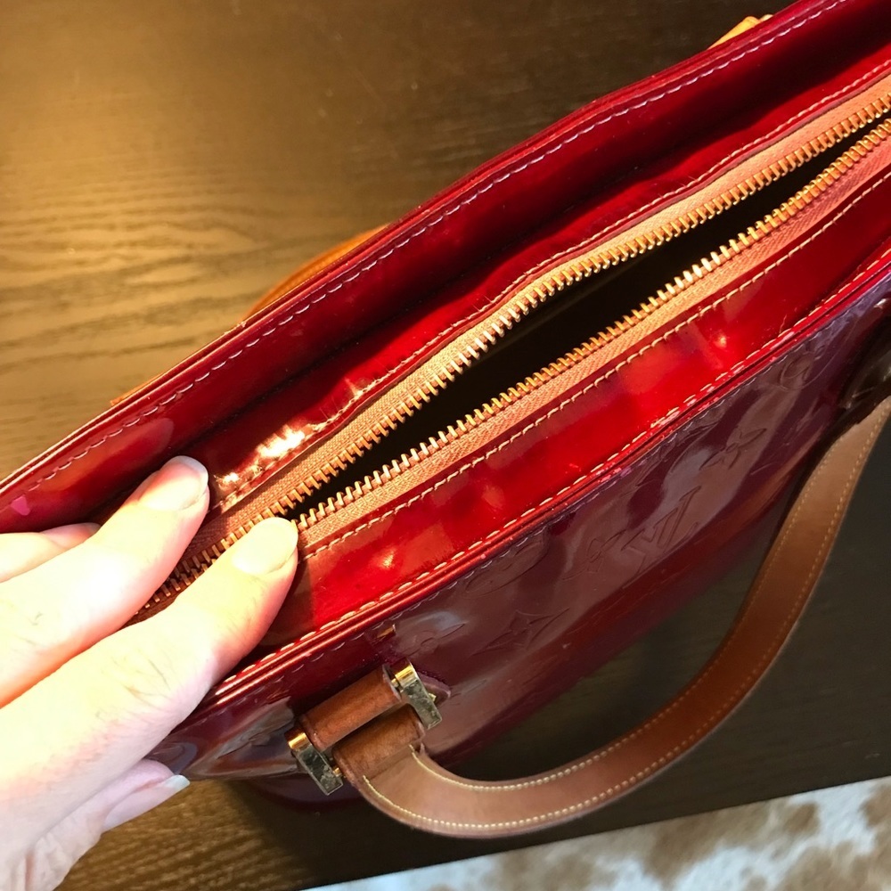 Louis Vuitton Pomme D’Amour Vernis Houston bag - Picture 14 of 16